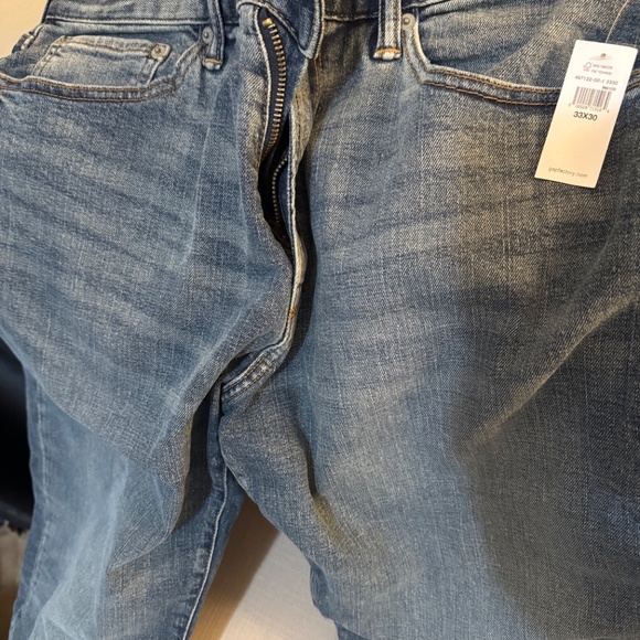 Men’s relaxed-fit jeans (33x30) | Gap - Medium Blue Wash - Picture 4 of 10